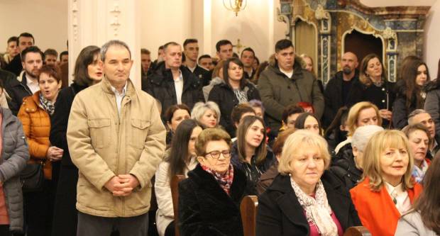 Požeški biskup msgr. Antun Škvorčević, predvodio svečanu Misu polnoćku u požeškoj Katedrali 25.12.2019.