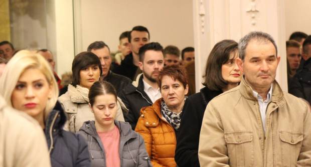 Požeški biskup msgr. Antun Škvorčević, predvodio svečanu Misu polnoćku u požeškoj Katedrali 25.12.2019.