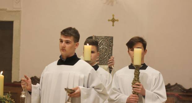 Požeški biskup msgr. Antun Škvorčević, predvodio svečanu Misu polnoćku u požeškoj Katedrali 25.12.2019.