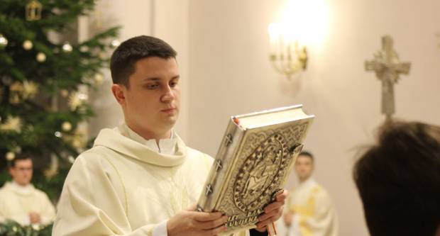 Požeški biskup msgr. Antun Škvorčević, predvodio svečanu Misu polnoćku u požeškoj Katedrali 25.12.2019.