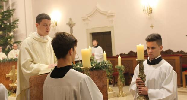 Požeški biskup msgr. Antun Škvorčević, predvodio svečanu Misu polnoćku u požeškoj Katedrali 25.12.2019.
