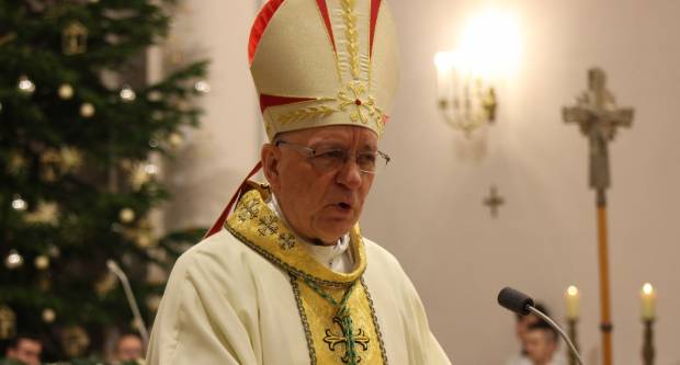 Požeški biskup msgr. Antun Škvorčević, predvodio svečanu Misu polnoćku u požeškoj Katedrali 25.12.2019.