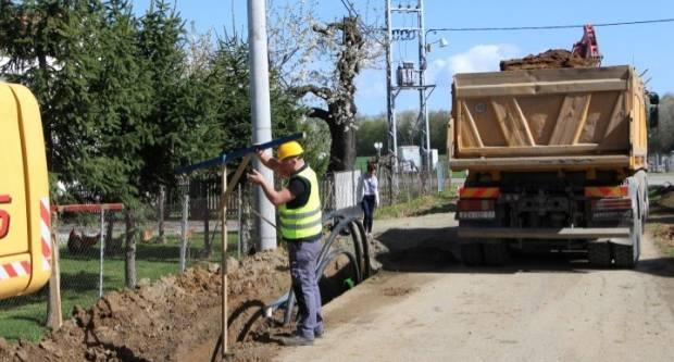 Na lokalnoj cesti LC 41008 Subocka prometuje se jednim trakom, u Čaglinu zatvorena cesta D 53 Na lokalnoj cesti LC 41008 Subocka prometuje se jednim trakom, u Čaglinu zatvorena cesta D 53