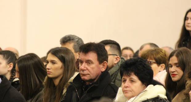 Požeški biskup msgr. Antun Škvorčević, predvodio svečanu Misu polnoćku u požeškoj Katedrali 25.12.2019.