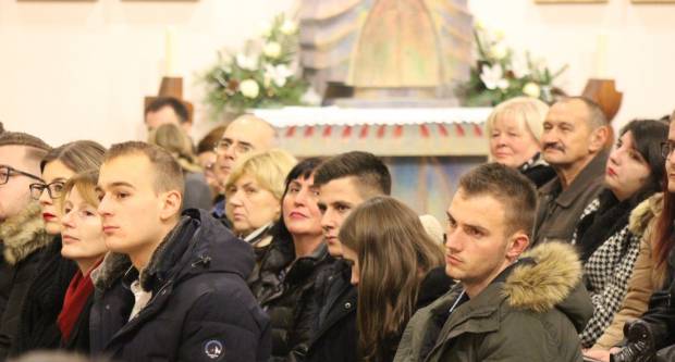 Požeški biskup msgr. Antun Škvorčević, predvodio svečanu Misu polnoćku u požeškoj Katedrali 25.12.2019.