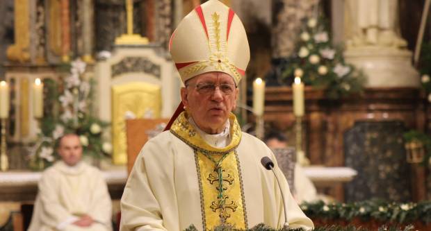 Požeški biskup msgr. Antun Škvorčević, predvodio svečanu Misu polnoćku u požeškoj Katedrali 25.12.2019.