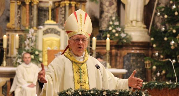 Požeški biskup msgr. Antun Škvorčević, predvodio svečanu Misu polnoćku u požeškoj Katedrali 25.12.2019.
