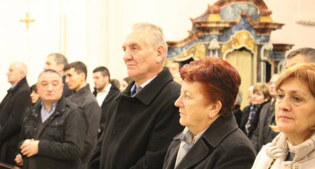 Požeški biskup msgr. Antun Škvorčević, predvodio svečanu Misu polnoćku u požeškoj Katedrali 25.12.2019.