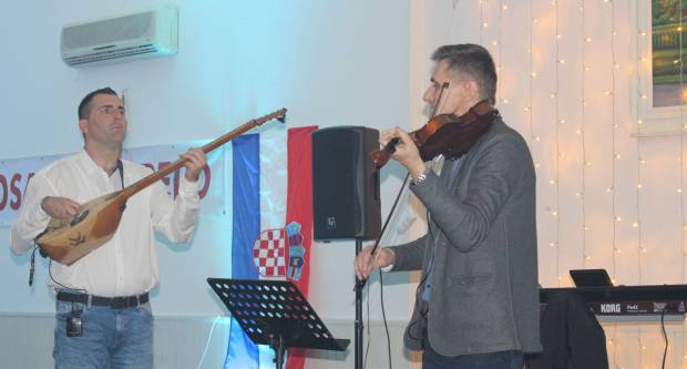 Održano 8. ʺBosansko preloʺ u organizaciji udruge Komušina Brestovac, i ove godine manifestacija humanitarnog karaktera 28.12.2019.