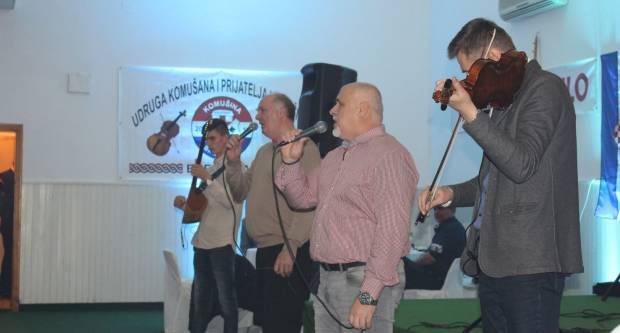 Održano 8. ʺBosansko preloʺ u organizaciji udruge Komušina Brestovac, i ove godine manifestacija humanitarnog karaktera 28.12.2019.