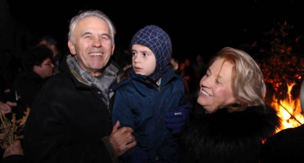 Liturgija i paljenje Badnjaka povodom pravoslavnog Božića u Požegi 6.1.2020.