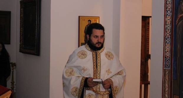 Liturgija i paljenje Badnjaka povodom pravoslavnog Božića u Požegi 6.1.2020.