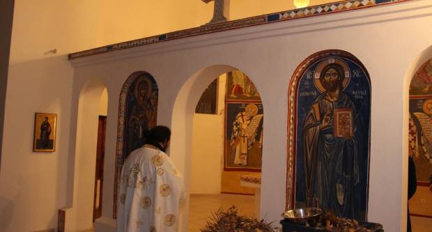 Liturgija i paljenje Badnjaka povodom pravoslavnog Božića u Požegi 6.1.2020.