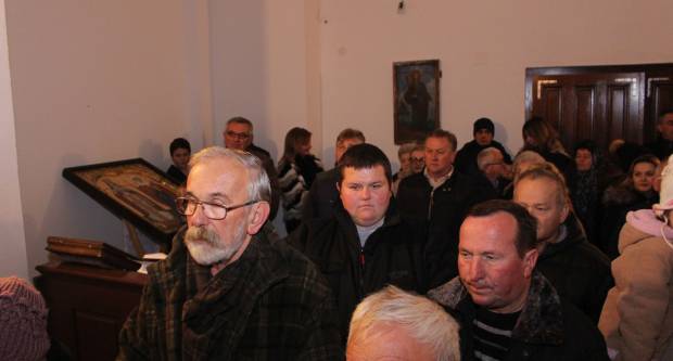 Liturgija i paljenje Badnjaka povodom pravoslavnog Božića u Požegi 6.1.2020.