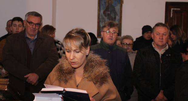 Liturgija i paljenje Badnjaka povodom pravoslavnog Božića u Požegi 6.1.2020.