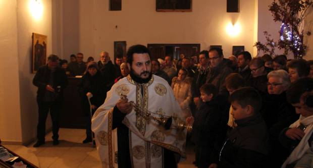 Liturgija i paljenje Badnjaka povodom pravoslavnog Božića u Požegi 6.1.2020.