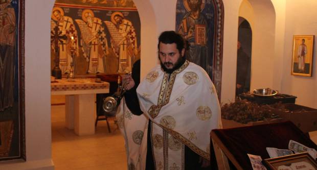 Liturgija i paljenje Badnjaka povodom pravoslavnog Božića u Požegi 6.1.2020.