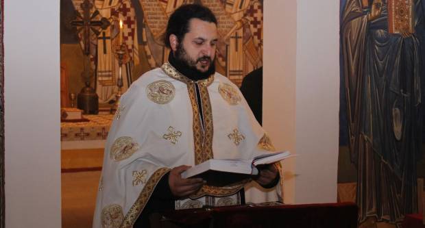 Liturgija i paljenje Badnjaka povodom pravoslavnog Božića u Požegi 6.1.2020.