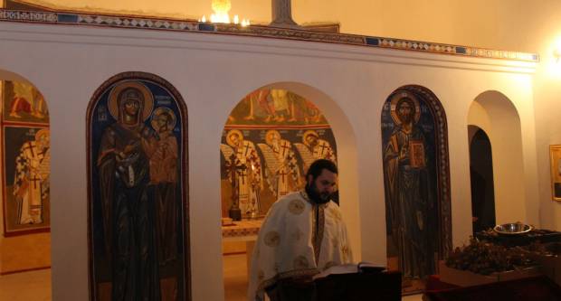 Liturgija i paljenje Badnjaka povodom pravoslavnog Božića u Požegi 6.1.2020.