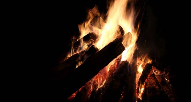 Liturgija i paljenje Badnjaka povodom pravoslavnog Božića u Požegi 6.1.2020.