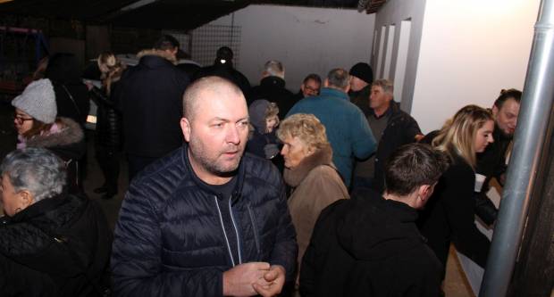 Liturgija i paljenje Badnjaka povodom pravoslavnog Božića u Požegi 6.1.2020.