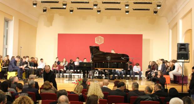 Koncert Aljoše Jurinića povodom inauguracije koncertnog klavira u Glazbenoj školi Požega 16.1.2020.