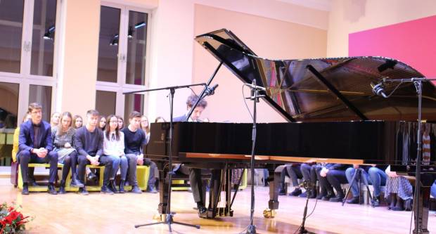 Koncert Aljoše Jurinića povodom inauguracije koncertnog klavira u Glazbenoj školi Požega 16.1.2020.