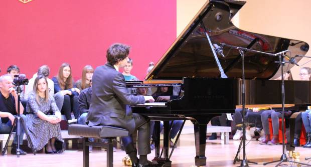 Koncert Aljoše Jurinića povodom inauguracije koncertnog klavira u Glazbenoj školi Požega 16.1.2020.