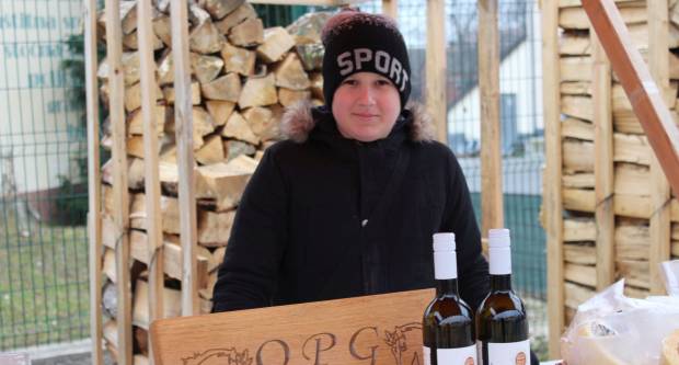 Na Trgu Graševine u Kutjevu održano Kutjevačko Vincelovo