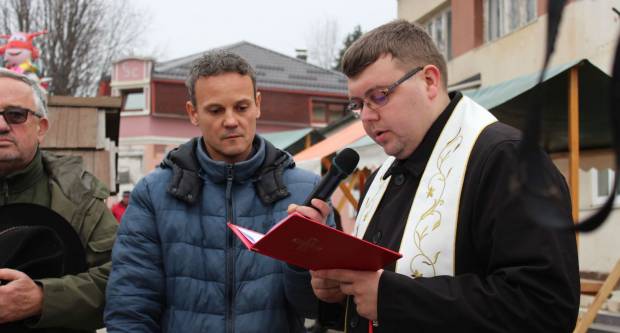 Na Trgu Graševine u Kutjevu održano Kutjevačko Vincelovo