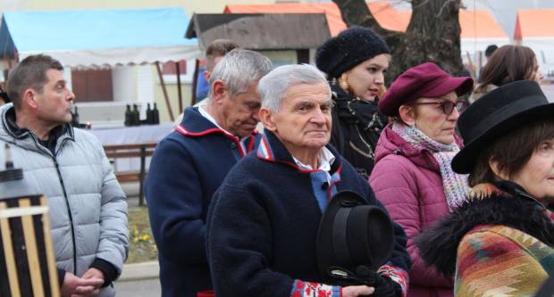 Na Trgu Graševine u Kutjevu održano Kutjevačko Vincelovo