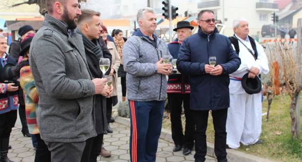 Na Trgu Graševine u Kutjevu održano Kutjevačko Vincelovo
