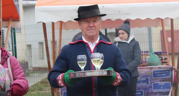Na Trgu Graševine u Kutjevu održano Kutjevačko Vincelovo