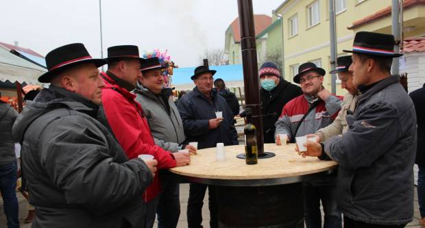 Na Trgu Graševine u Kutjevu održano Kutjevačko Vincelovo