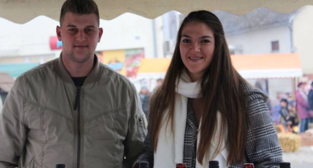 Na Trgu Graševine u Kutjevu održano Kutjevačko Vincelovo