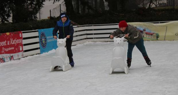 Na Trgu Graševine u Kutjevu održano Kutjevačko Vincelovo