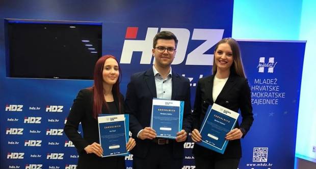Zahvalnice od Andreja Plenkovića dobili i članovi Mladeži HDZ-a Brodsko-posavske županije Zahvalnice od Andreja Plenkovića dobili i članovi Mladeži HDZ-a Brodsko-posavske županije