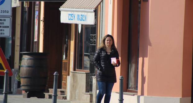 Fotogalerija subotnje šetnje Požegom i Pleternicom, građani se pridržavaju mjera 21.3.2020.