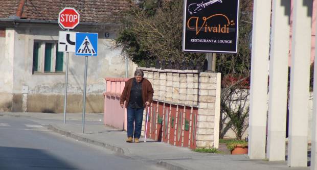 Fotogalerija subotnje šetnje Požegom i Pleternicom, građani se pridržavaju mjera 21.3.2020.