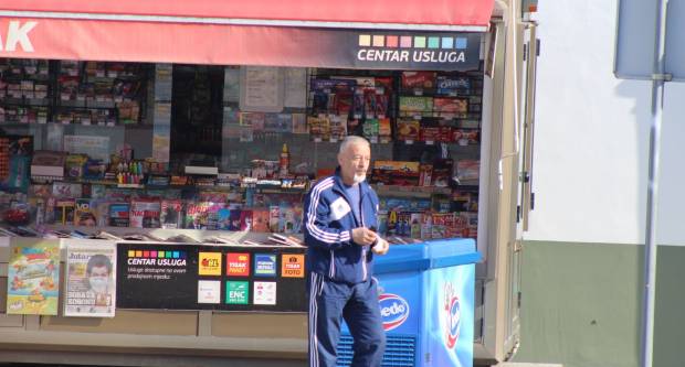 Fotogalerija subotnje šetnje Požegom i Pleternicom, građani se pridržavaju mjera 21.3.2020.