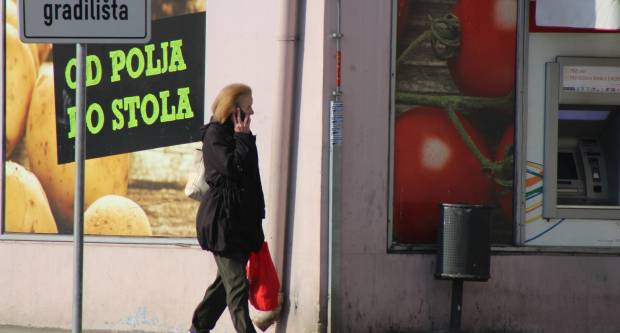 Fotogalerija subotnje šetnje Požegom i Pleternicom, građani se pridržavaju mjera 21.3.2020.