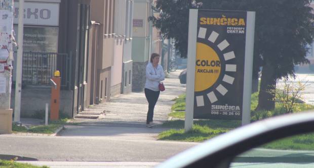 Fotogalerija subotnje šetnje Požegom i Pleternicom, građani se pridržavaju mjera 21.3.2020.