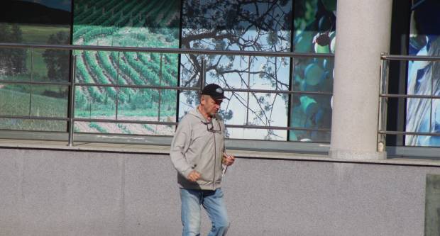 Fotogalerija subotnje šetnje Požegom i Pleternicom, građani se pridržavaju mjera 21.3.2020.