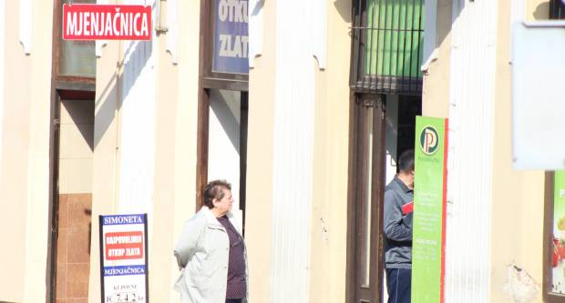 Fotogalerija subotnje šetnje Požegom i Pleternicom, građani se pridržavaju mjera 21.3.2020.