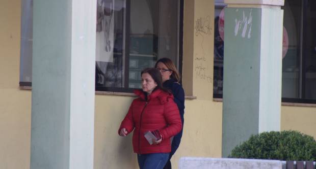 Fotogalerija subotnje šetnje Požegom i Pleternicom, građani se pridržavaju mjera 21.3.2020.