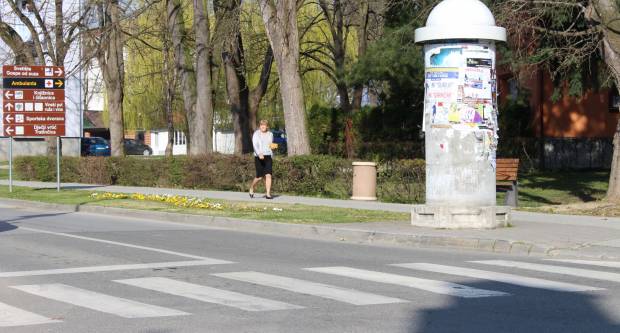 Fotogalerija subotnje šetnje Požegom i Pleternicom, građani se pridržavaju mjera 21.3.2020.