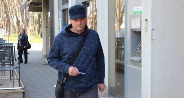 Fotogalerija subotnje šetnje Požegom i Pleternicom, građani se pridržavaju mjera 21.3.2020.