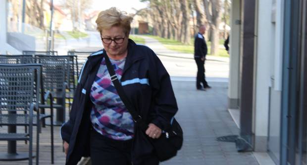 Fotogalerija subotnje šetnje Požegom i Pleternicom, građani se pridržavaju mjera 21.3.2020.