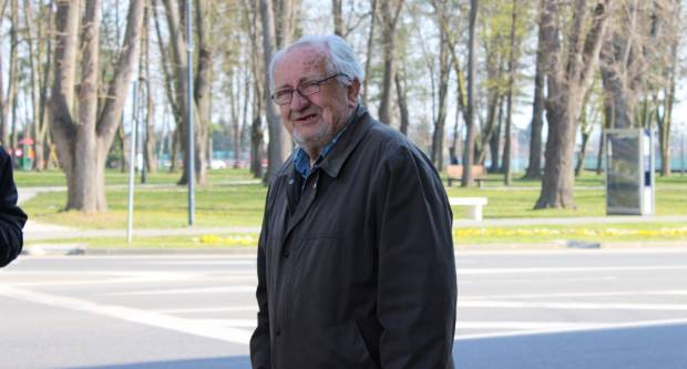 Fotogalerija subotnje šetnje Požegom i Pleternicom, građani se pridržavaju mjera 21.3.2020.