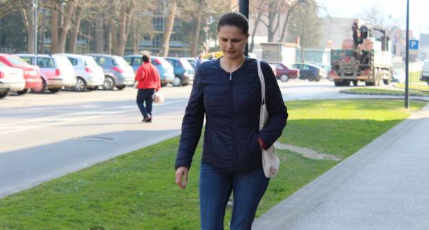 Fotogalerija subotnje šetnje Požegom i Pleternicom, građani se pridržavaju mjera 21.3.2020.